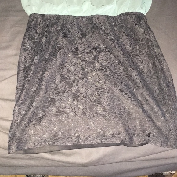 Formal dress - Picture 3 of 5